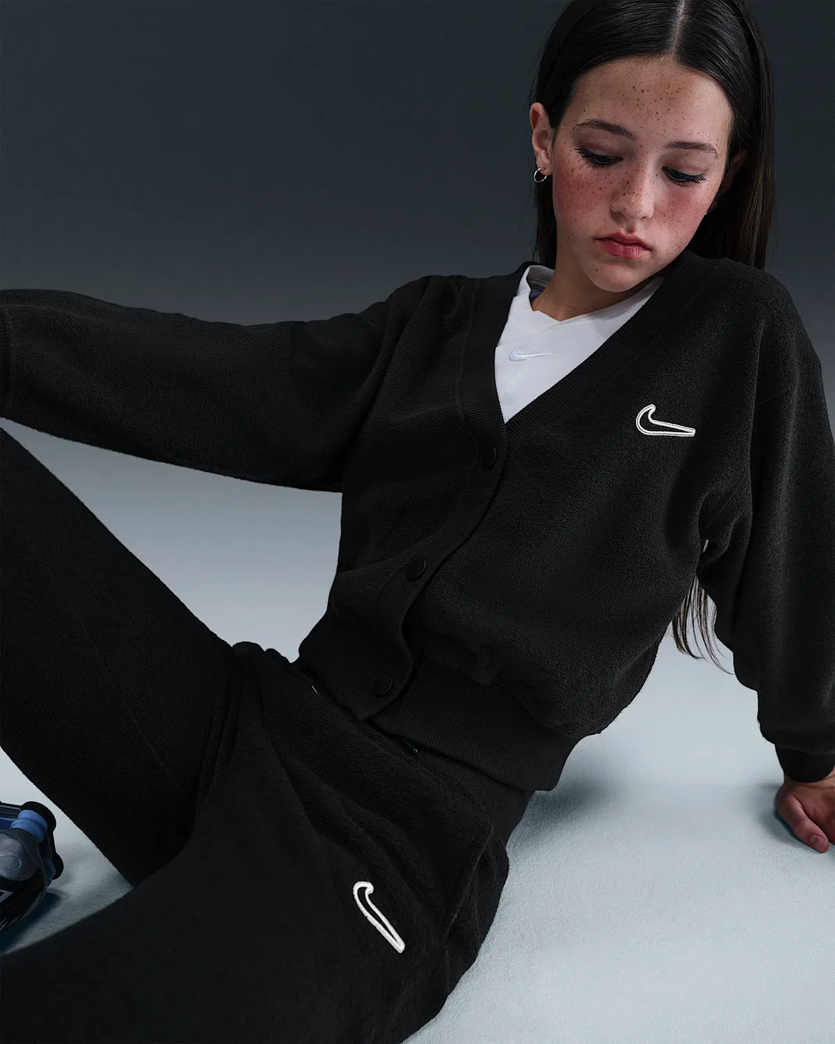 Детская (для девочек) флисовая кофта с длинным рукавом Nike Sportswear, Black/White — фото 3