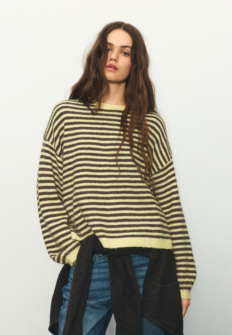 

Джемпер PULL&BEAR STRIPED , Yellow