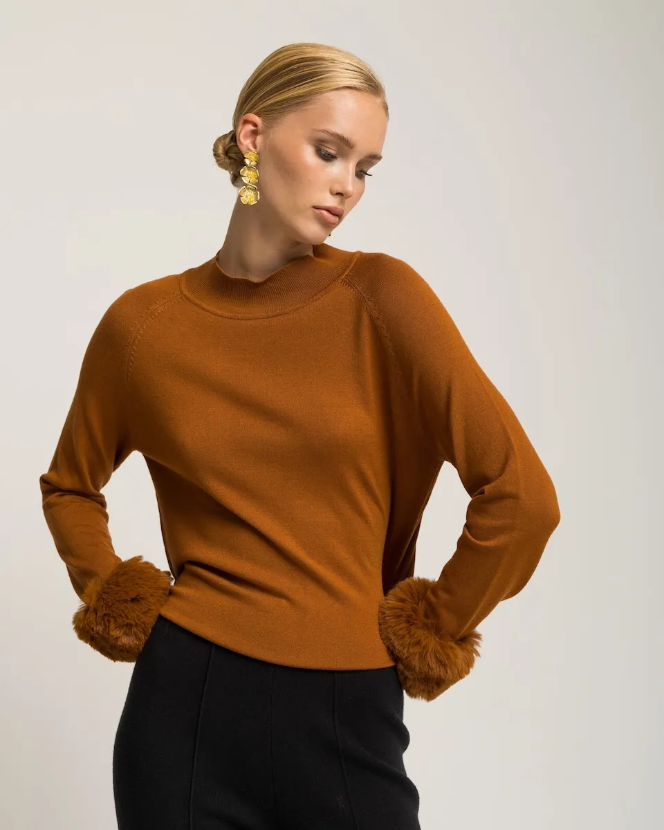 

Женский джемпер с рукавами-летучая мышь и меховыми вставками на запястьях Niza, песочный