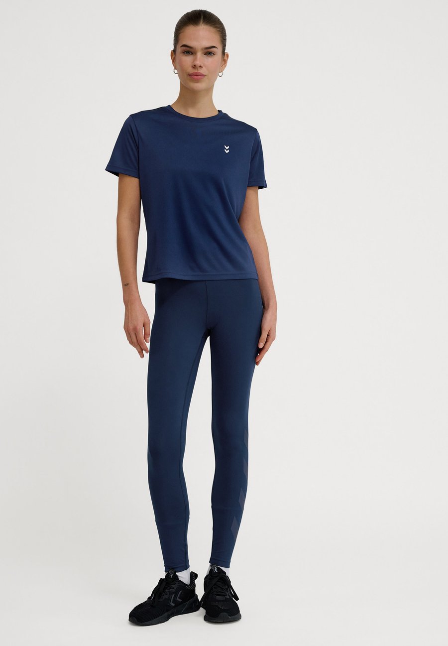 

Футболка Hummel PULSE TRAINING SS, Dress Blues/Blue, Синий, Футболка Hummel PULSE TRAINING SS, Dress Blues/Blue