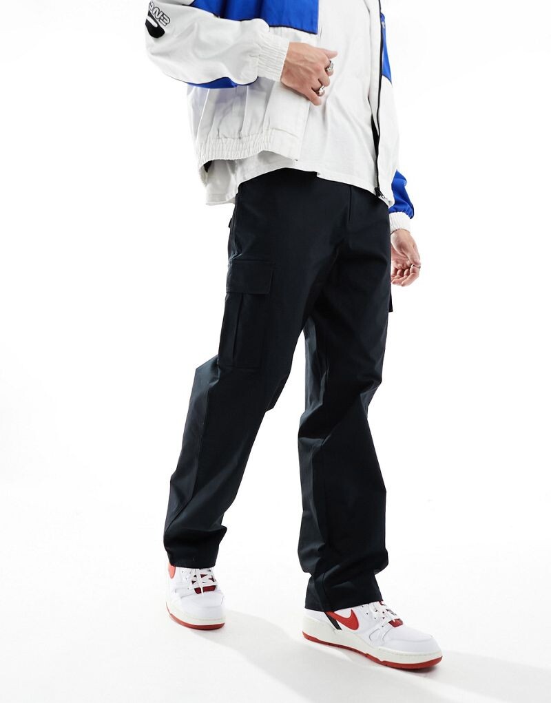 

Черные тканые брюки карго Nike Club