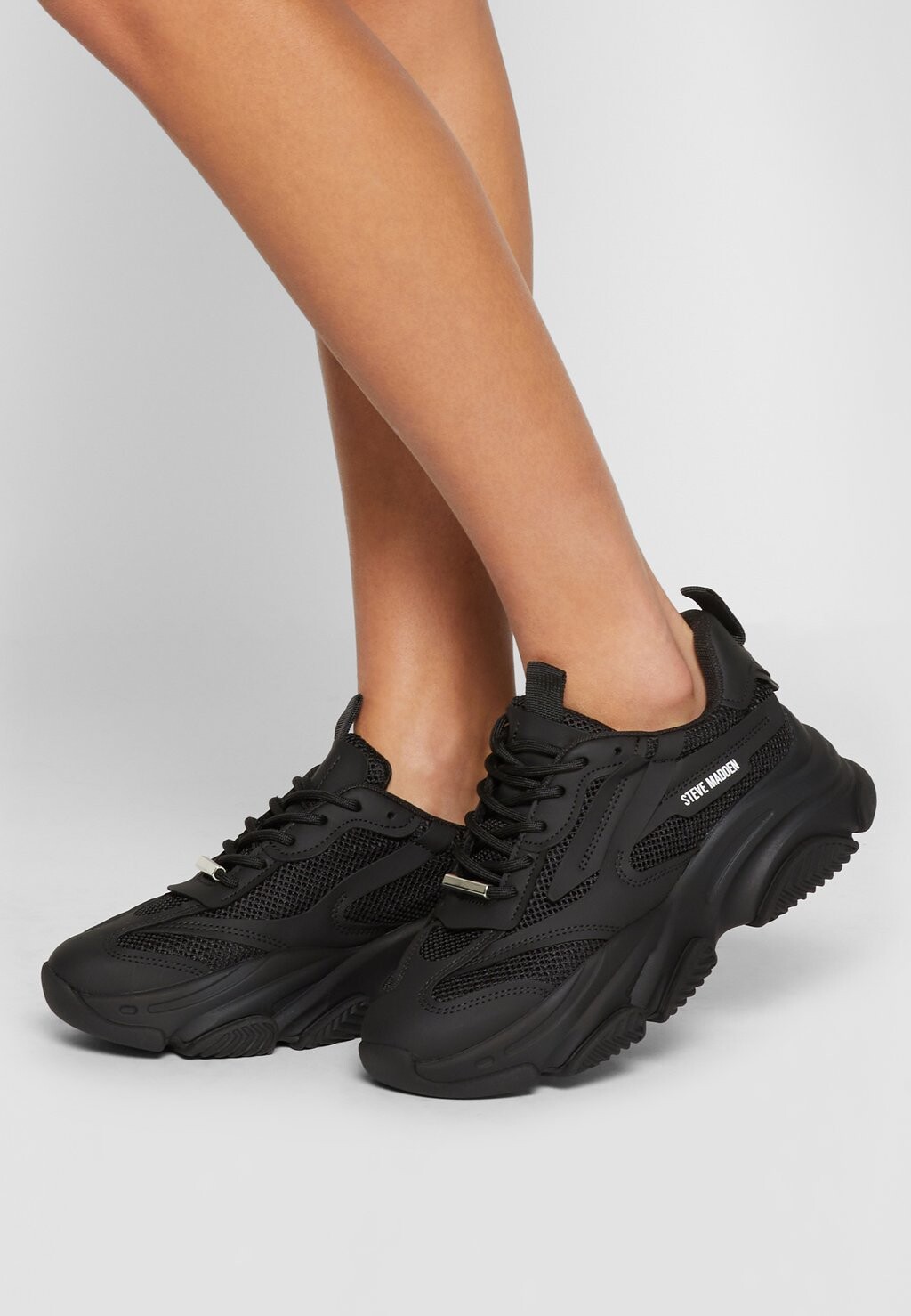 

Кроссовки Steve Madden, черный