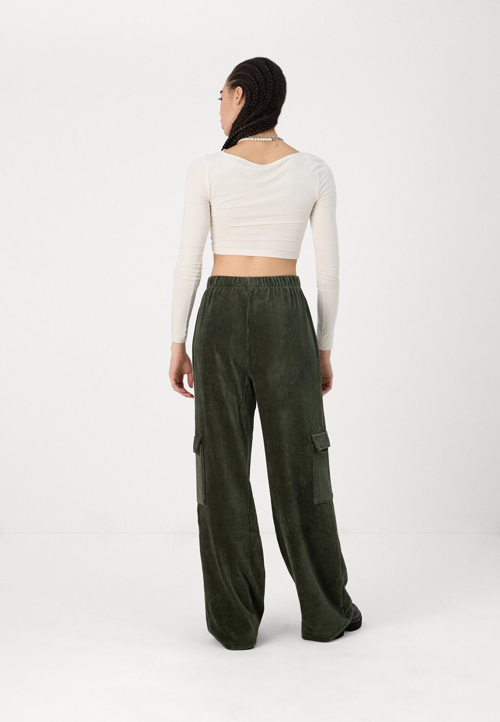 

Брюки в стиле милитари ONLCOSY STRAIGHT POCKETS PANT ONLY, темно-зеленый