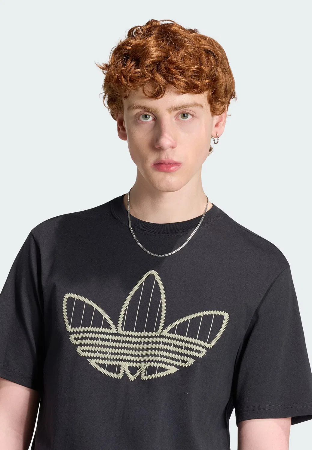 Футболка Adidas Originals Trefoil Infill черного цвета — фото 4