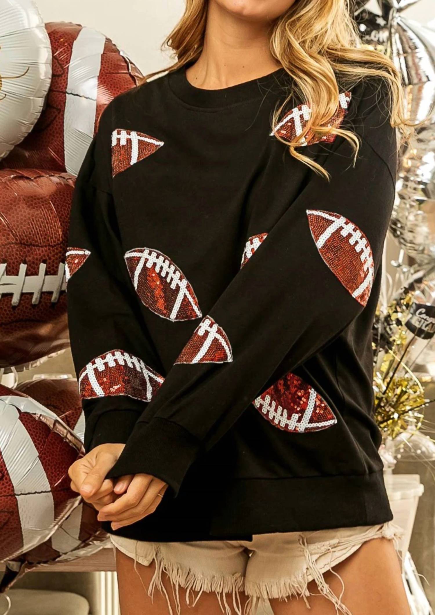 

J. Lee Свитшот с круглым вырезом и блестящими футбольными мячами черного цвета