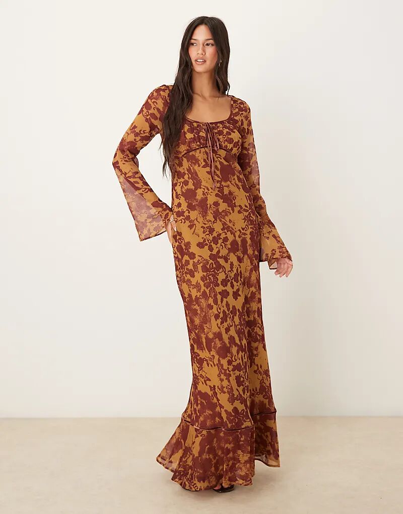 

Платье макси ASOS DESIGN с длинными рукавами и присборенным бюстом в оранжевом абстрактном стиле