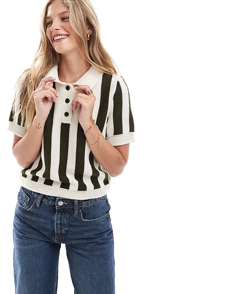 

Трикотажный топ-поло с воротником-стойкой в синюю полоску ASOS DESIGN