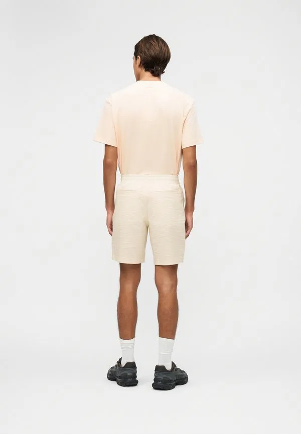 Шорты Lacoste, Flour/Naturel Clair — фото 3