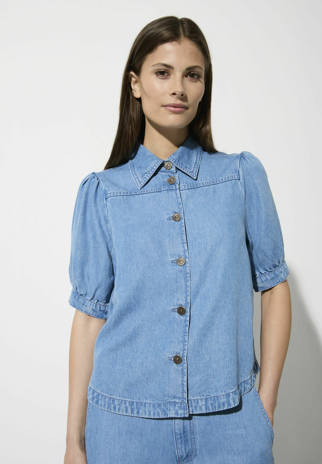 

Блузка на пуговицах More & More, цвет Blue Denim