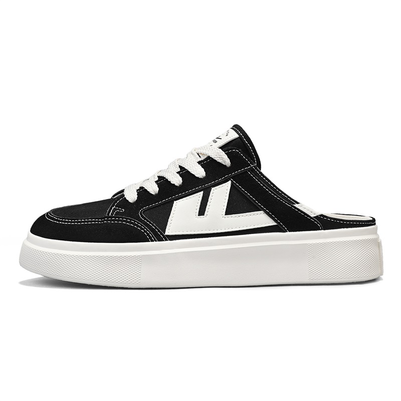 

Закрытые тапочки для мужчин WARRIOR, черный/бежевый