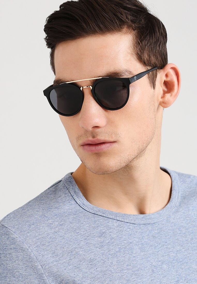 

Солнцезащитные очки CHPO, черный