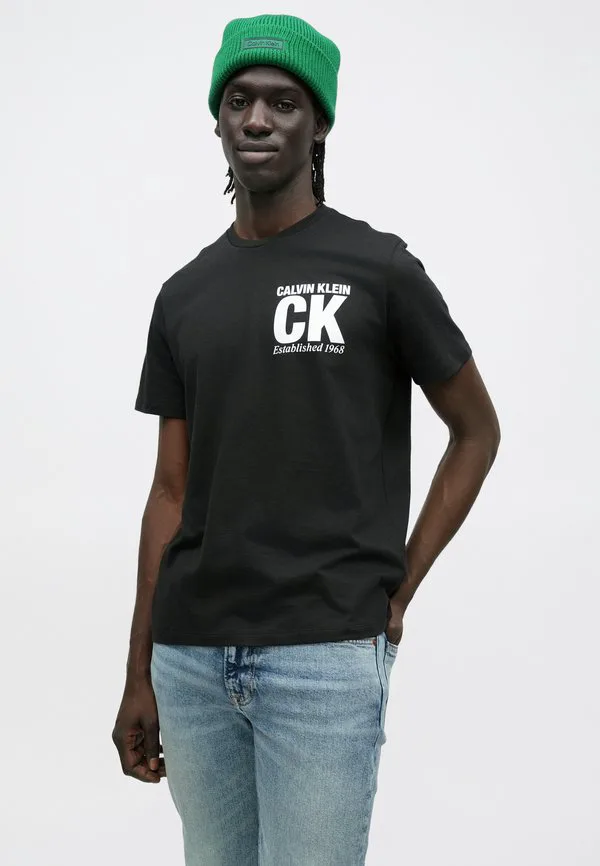 Футболка с графическим принтом в углу Calvin Klein, Black — фото 4