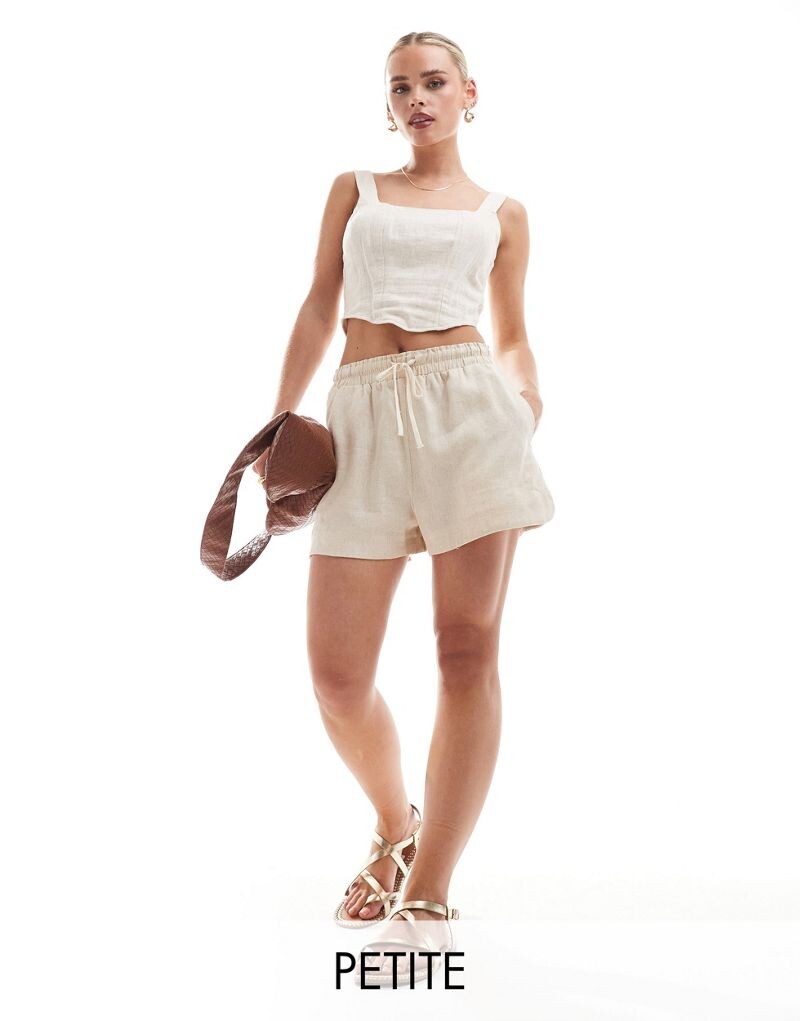 

Stradivarius Petite — Шорты с льняным эффектом натуральных тонов