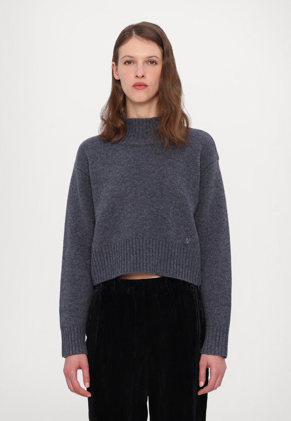 

Джемпер CROPPED TURTLENECK Holzweiler, синий