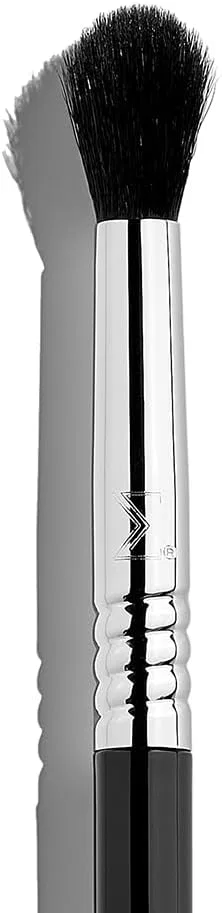 Кисть для растушевки Sigma Beauty E38 Diffused Crease Brush серебристый — фото 2