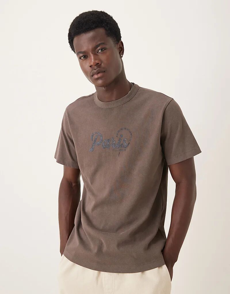 

Футболка ASOS DESIGN с объемным городским принтом коричневого цвета