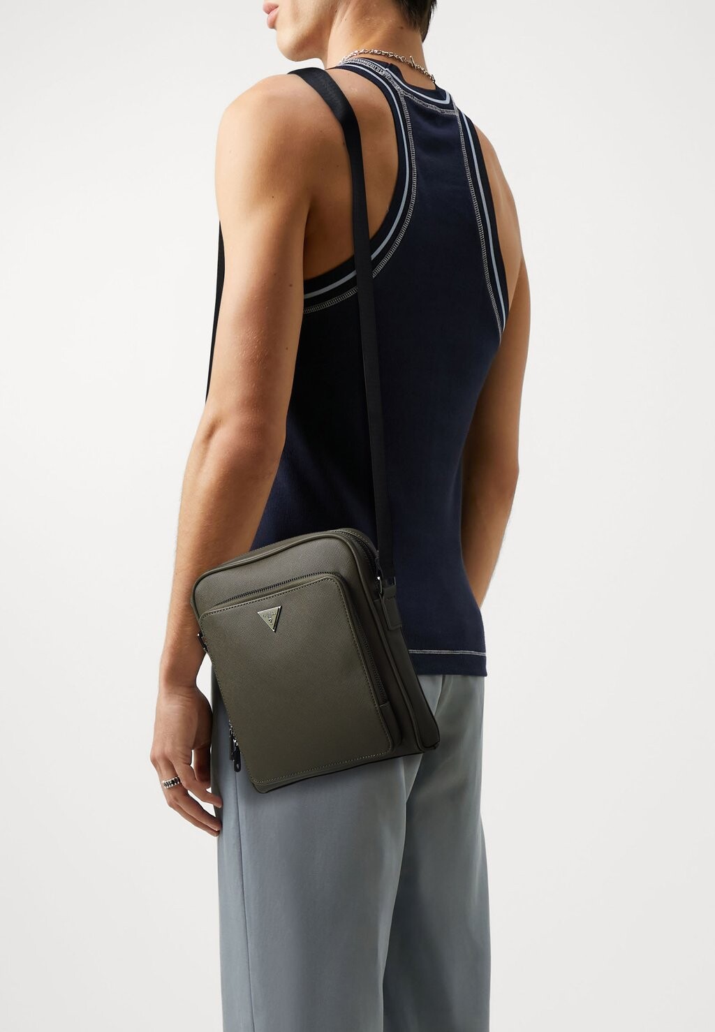 

Сумка через плечо MILANO Guess, цвет military green