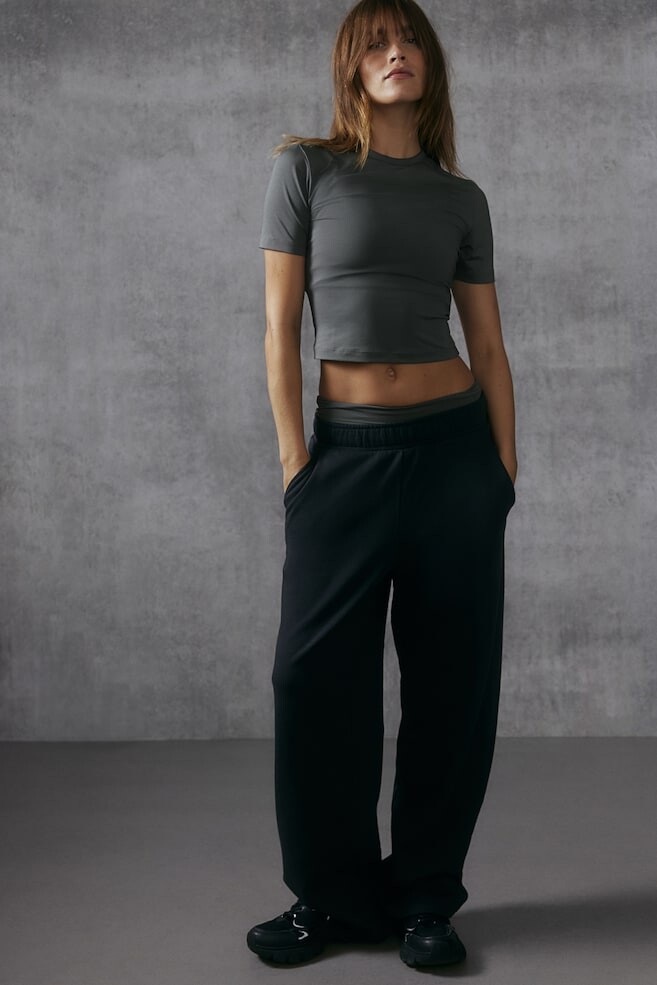 

Короткая спортивная рубашка из материала drymove H&M, хаки