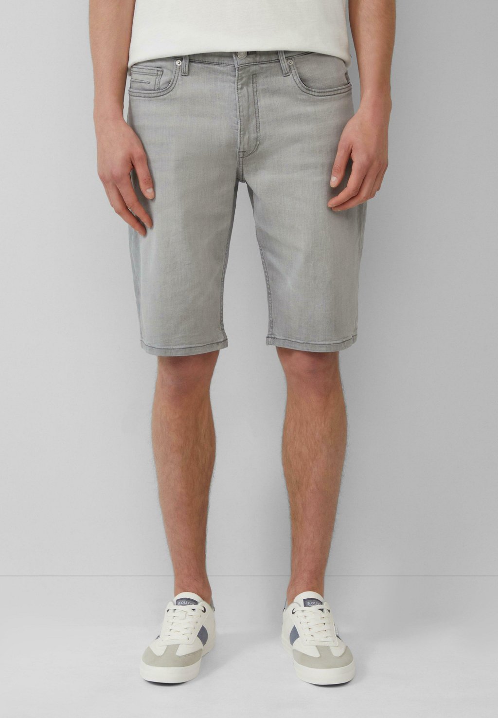 

Джинсовые шорты BERMUDA-REGULAR FIT MID RISE STRAIGHT LEG s.Oliver, цвет Grau