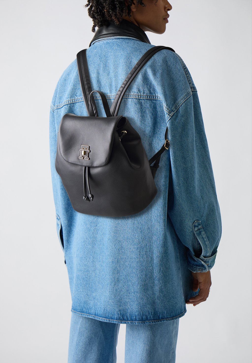 

Рюкзак MODERN BACKPACK Tommy Hilfiger, черный