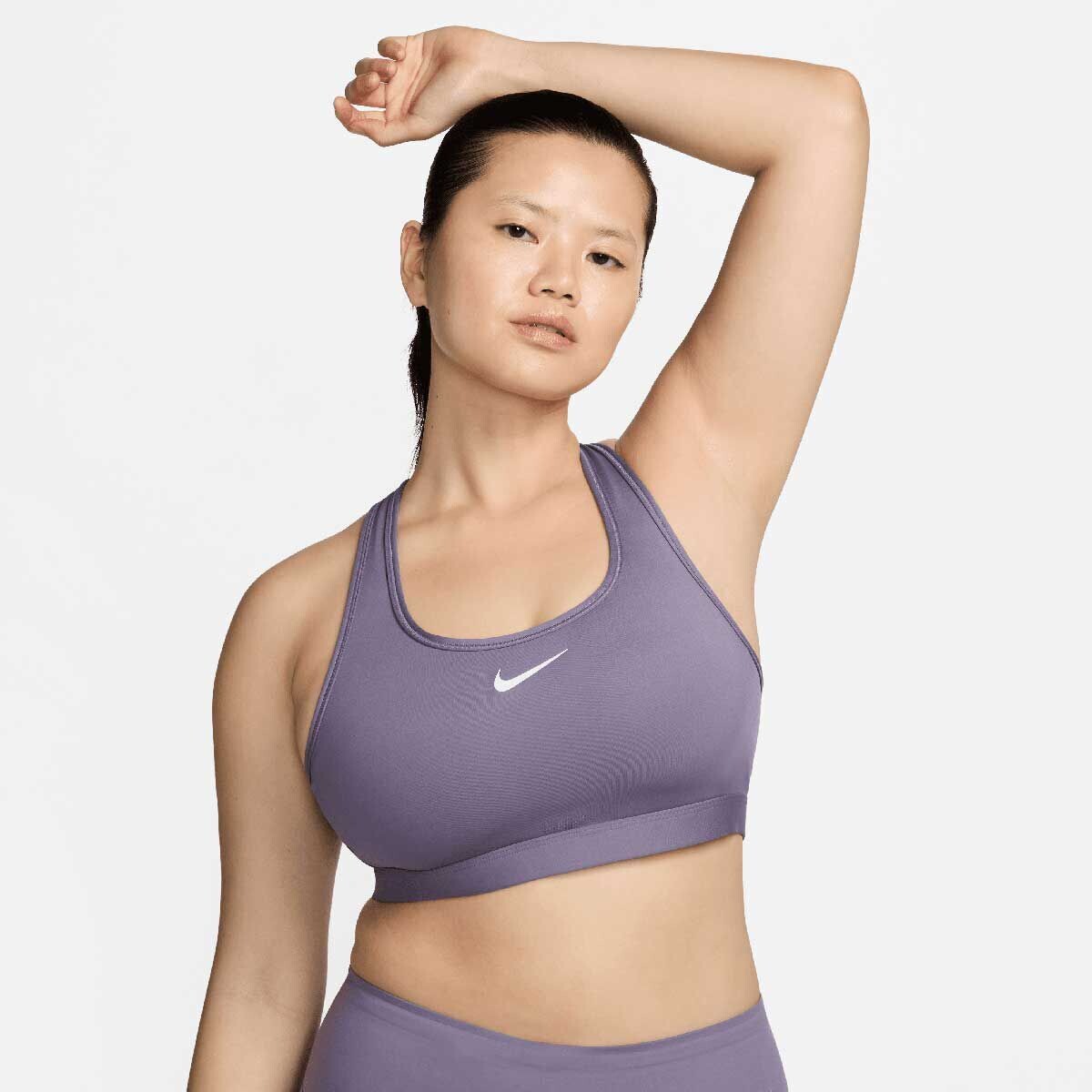 

Женский спортивный бюстгальтер Swoosh Medium Nike, цвет Grau/Weiß