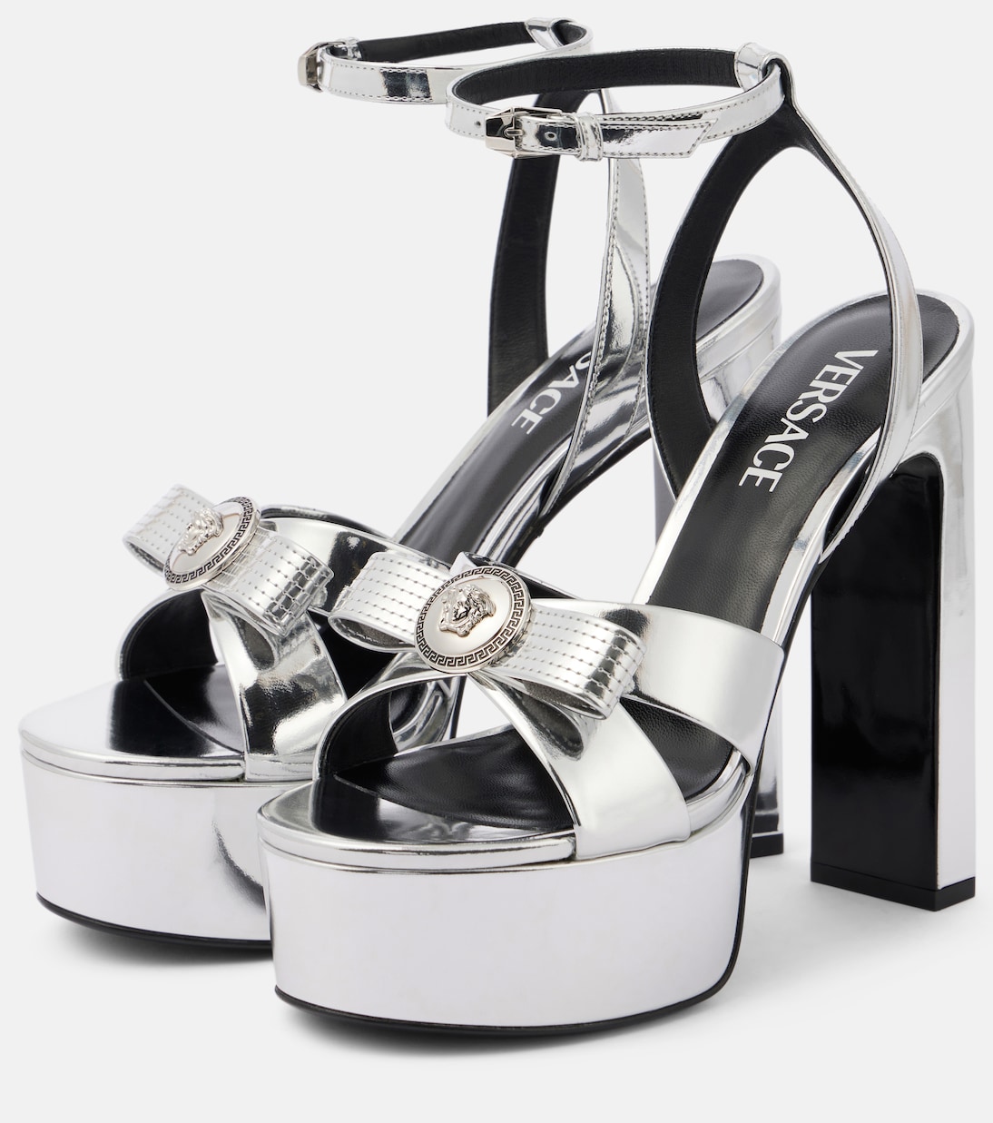 Сандалии из металлизированной кожи Gianni Ribbon 140 Versace, Silver Palladium — фото 4