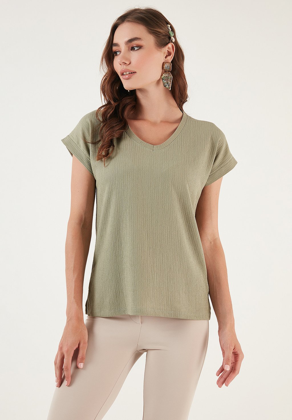 

Базовая футболка REGULAR FIT LELA, оливковый