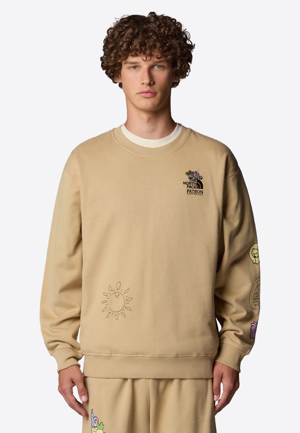 

Толстовка MOUNTAIN CLEANUP OVERSIZED CREW The North Face, бежевый