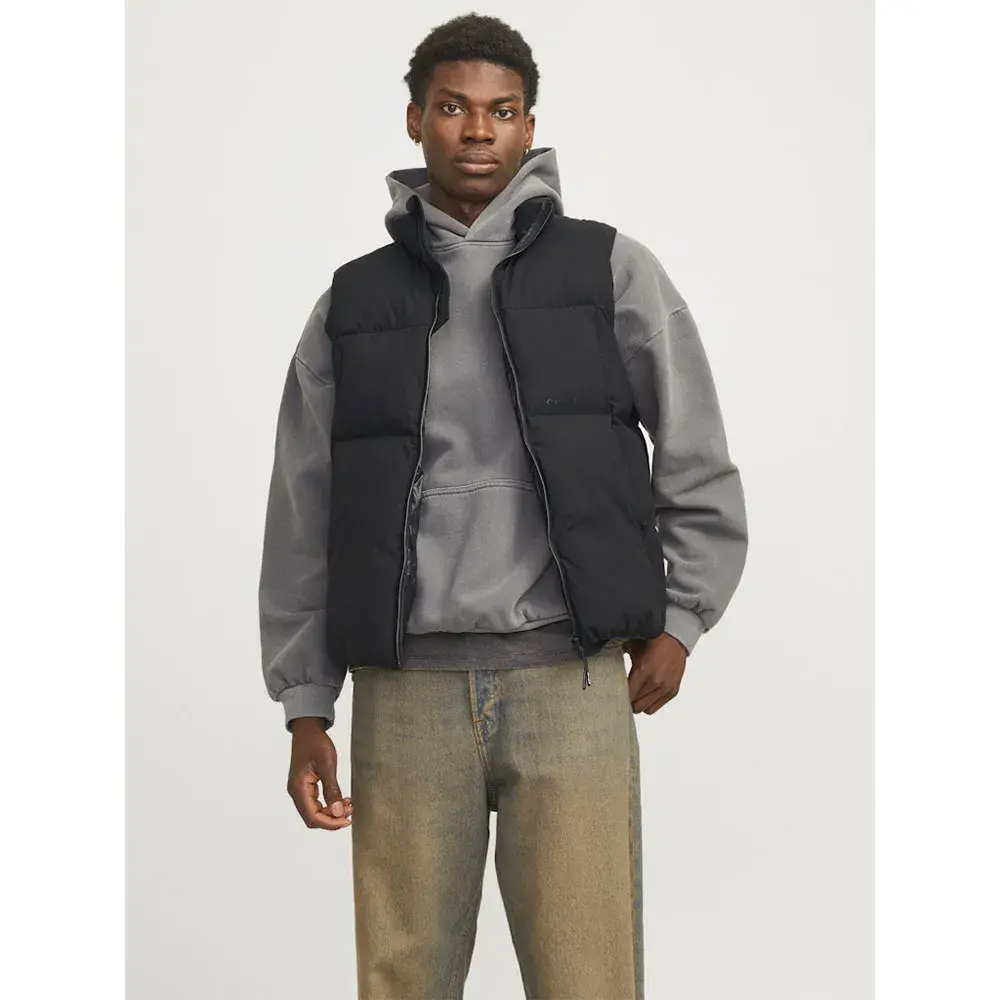 

Жилет Jack & Jones 12260442, черный