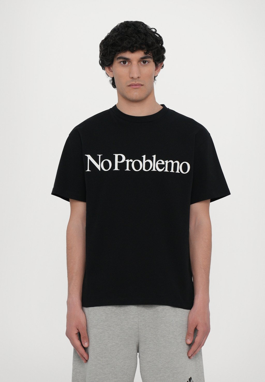 

Футболка с принтом TEE No Problemo, черный