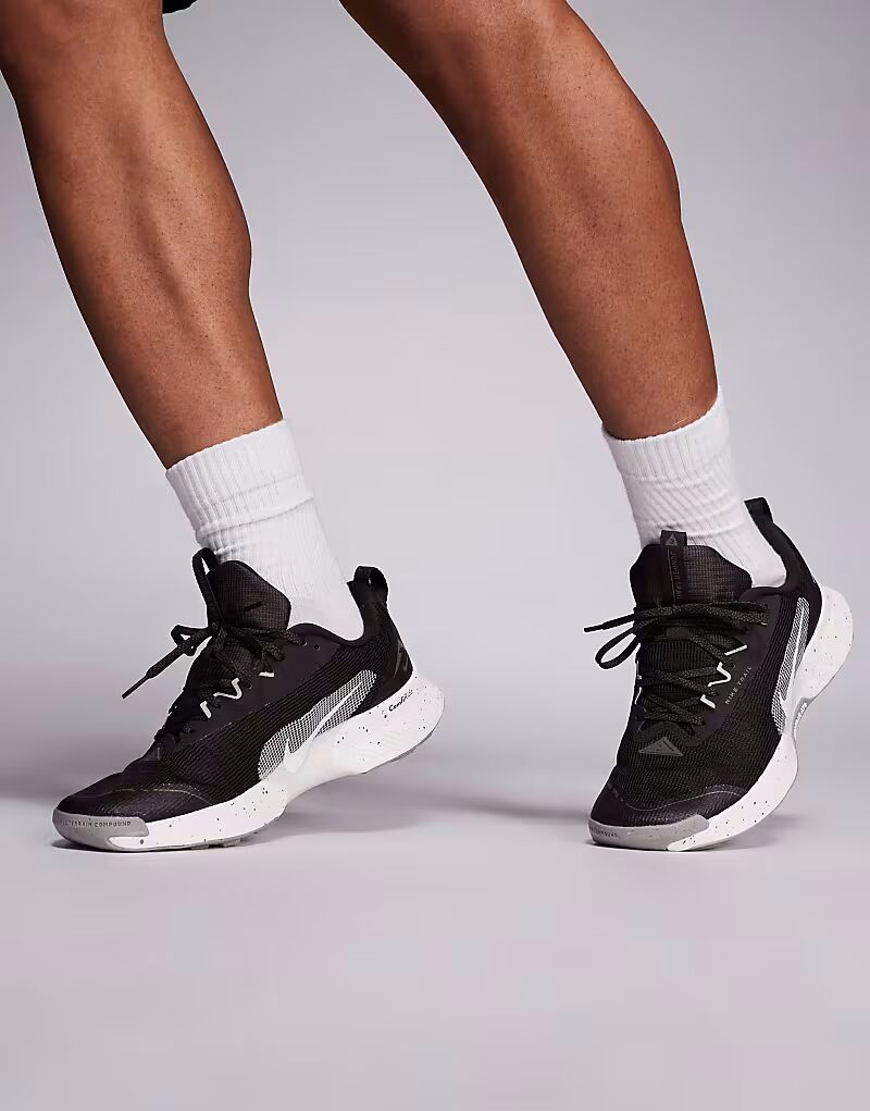 Кроссовки Running Juniper Trail 3 черного и белого цветов Nike Running