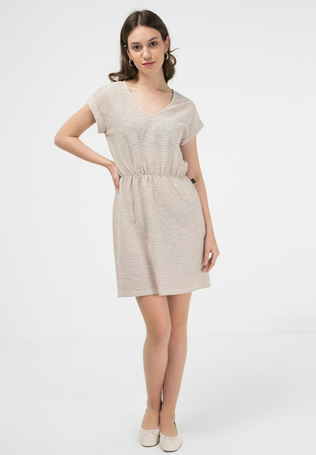 

Платье из джерси SHORT SLEEVE BRZ Collection, кремовый
