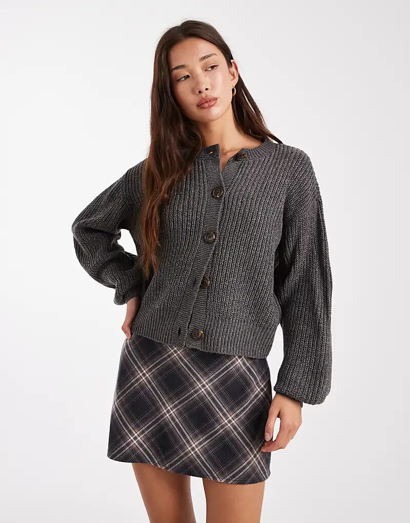 

Кардиган Vero Moda с круглым вырезом в крупную резинку асфальтово-серого цвета