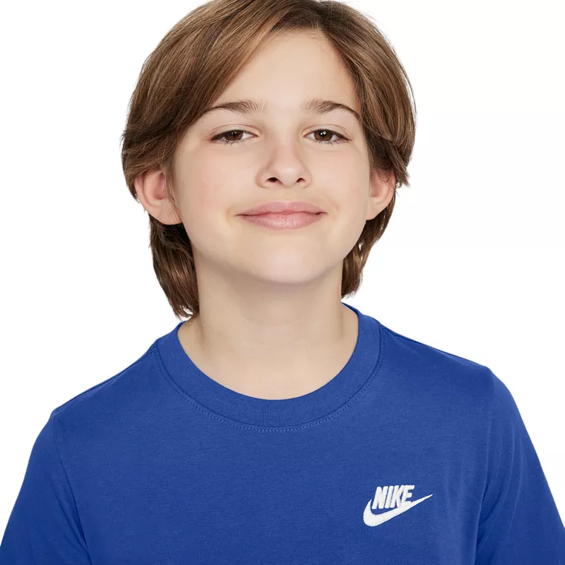Детская футболка Nike Sportswear с вышивкой Futura, цвет Game Royal — фото 3