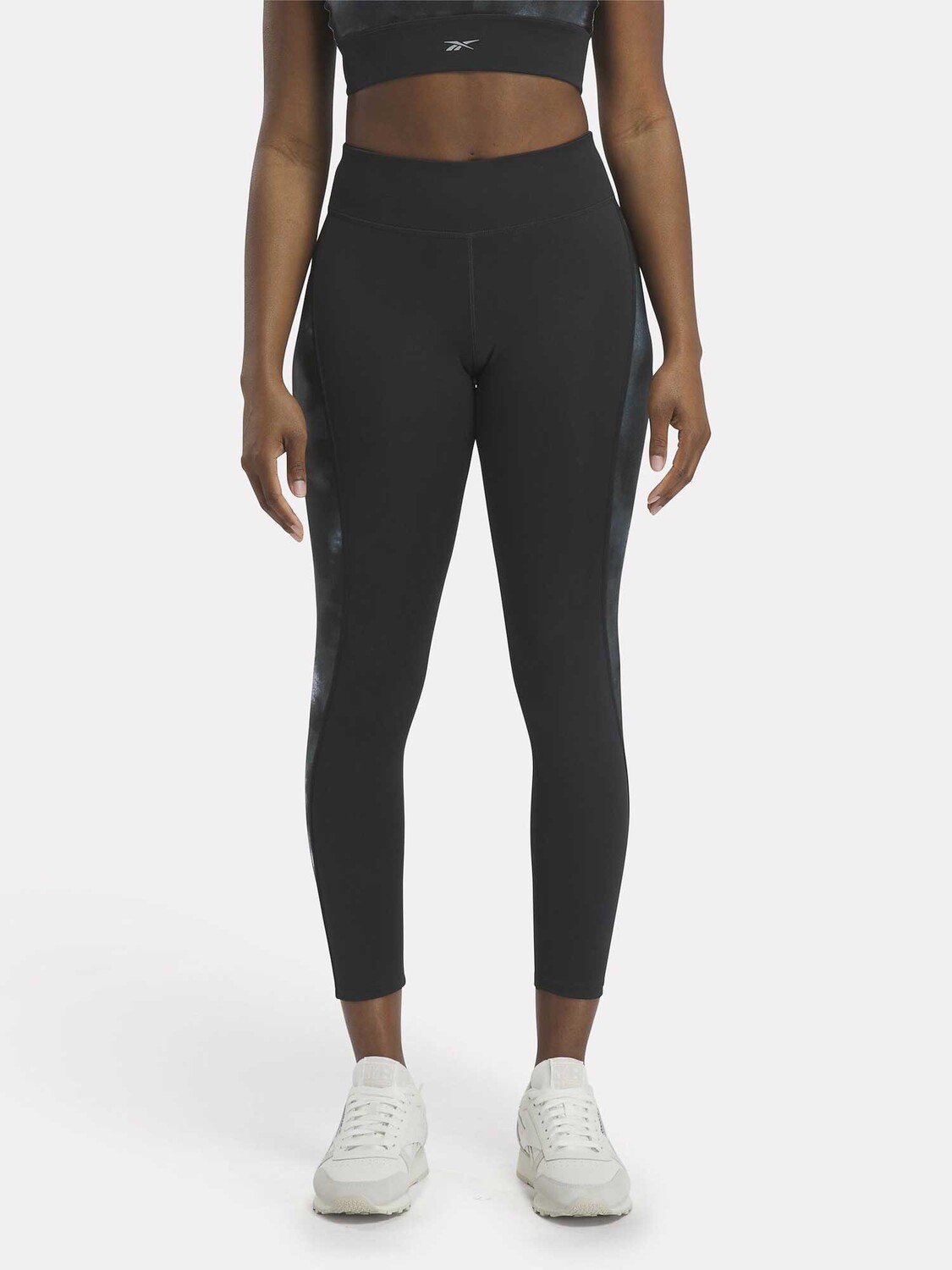 

Тайтсы Reebok Running AOP, черный