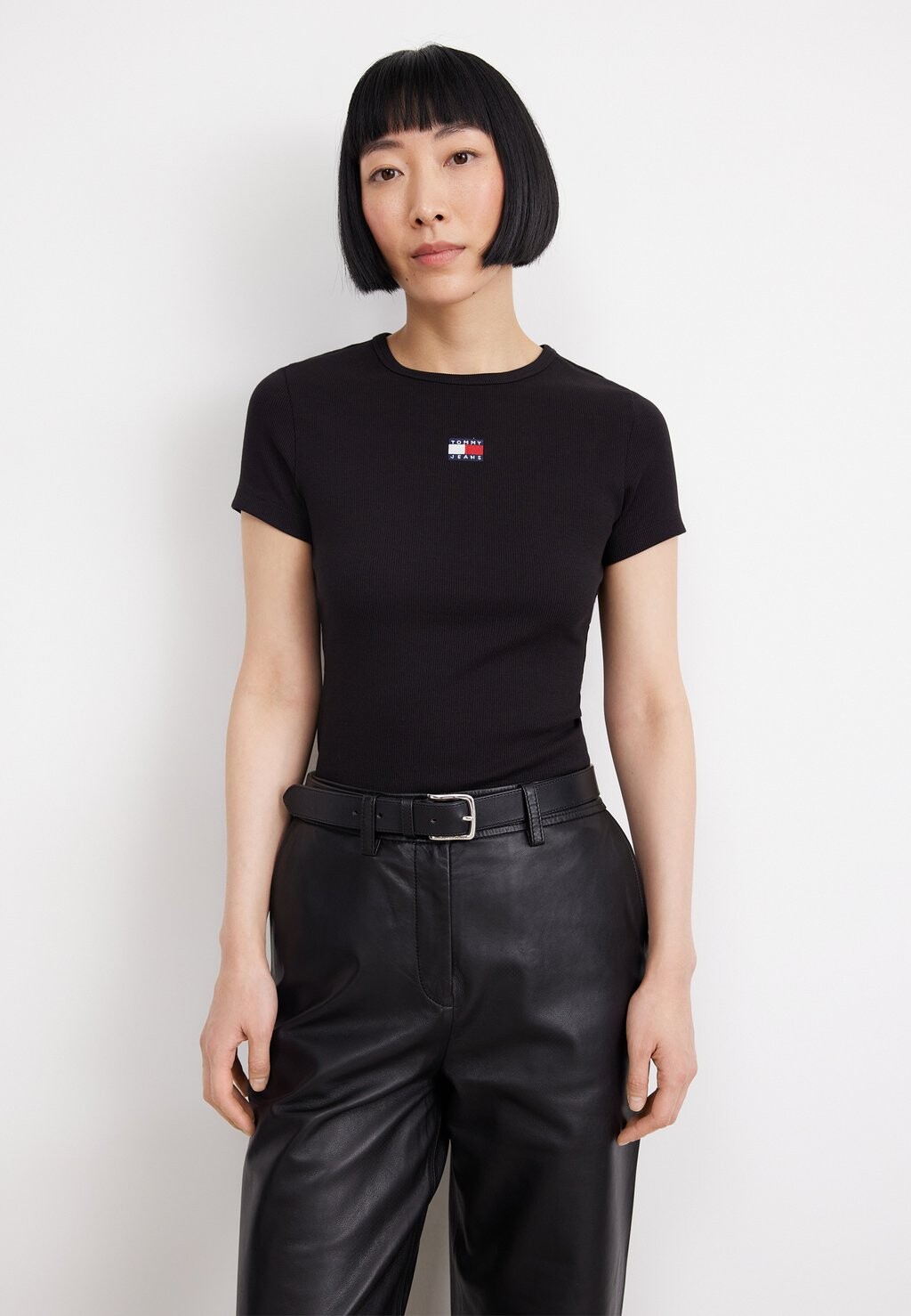 

Футболка с принтом Slim Badge Tee Tommy Jeans, черный