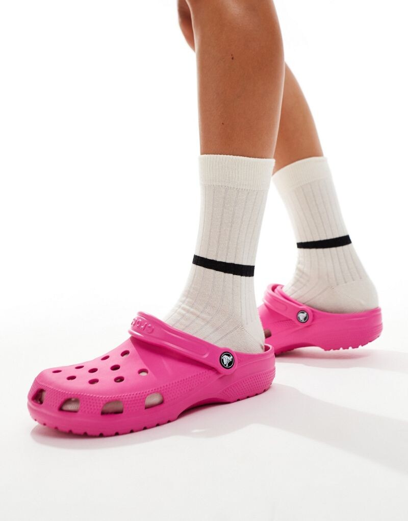 Классические сабо Crocs ярко-розового цвета — фото 2