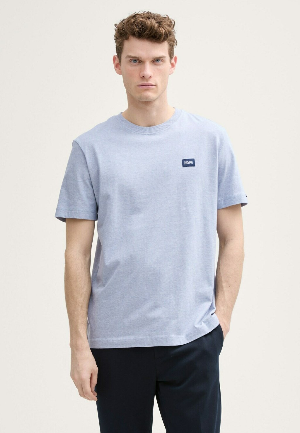

Базовая футболка MIT LOGO-LABEL TOM TAILOR, светло-голубой