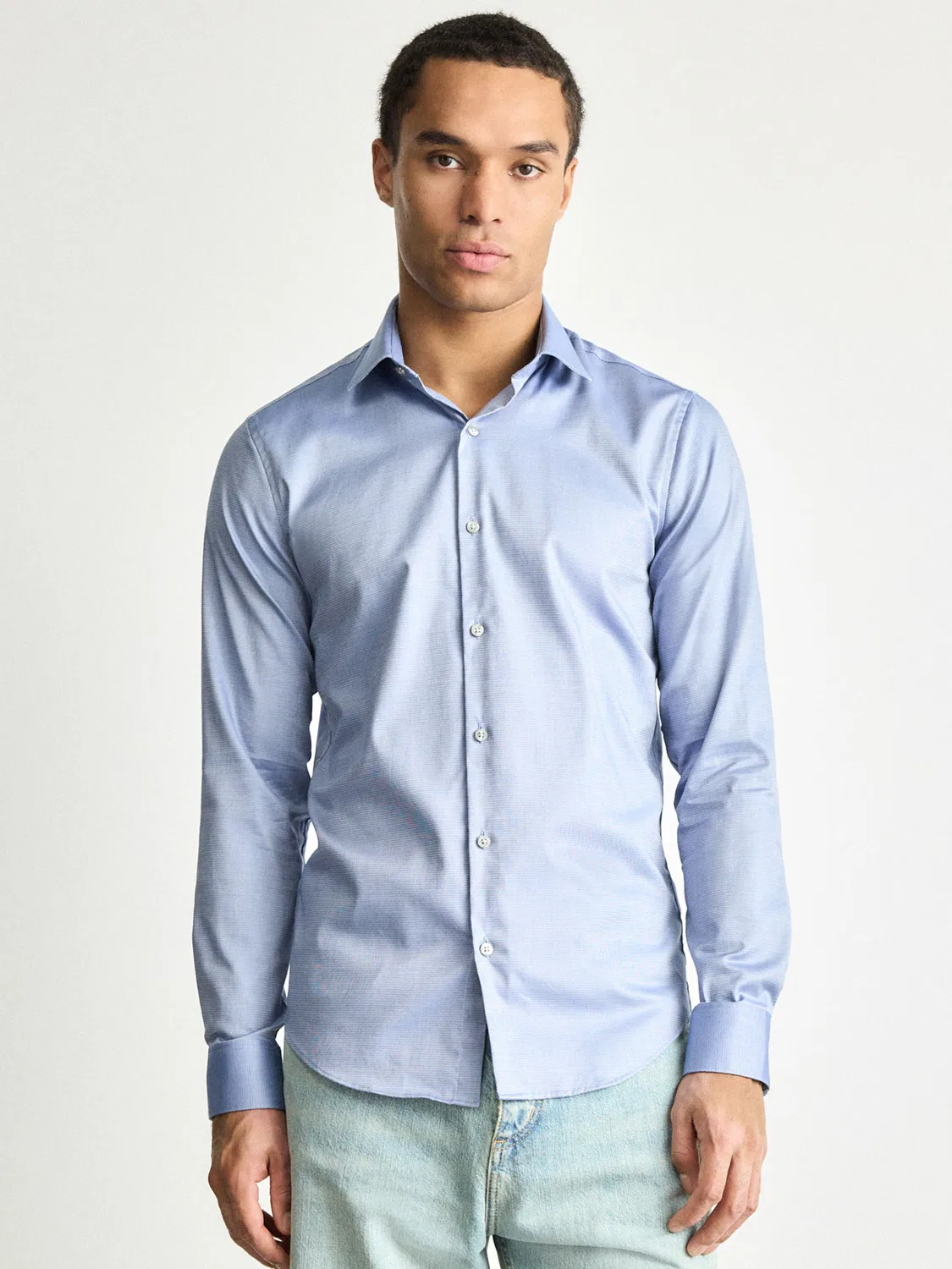 Рубашка Calvin Klein Slim fit на пуговицах ESNTL светло-голубого цвета — фото 2