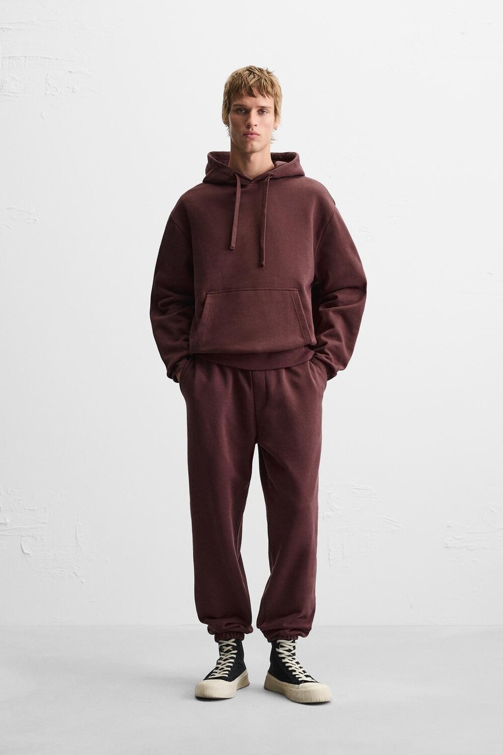 

Базовая толстовка с капюшоном ZARA, бордовый