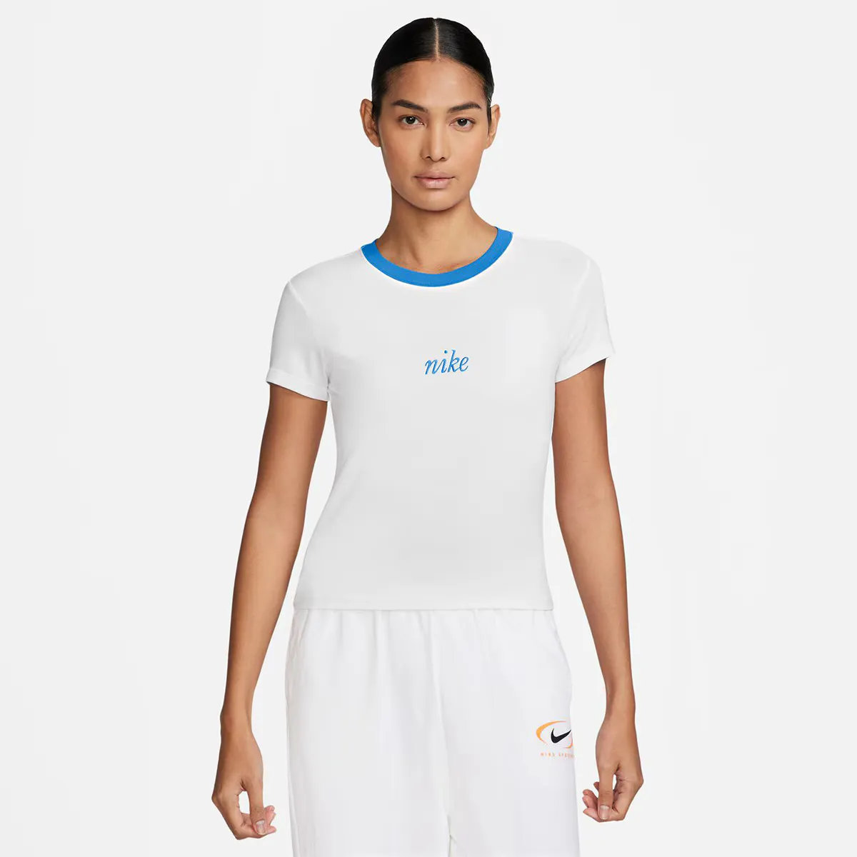 

Женская спортивная одежда Chill Knit Футболка Nike, белый