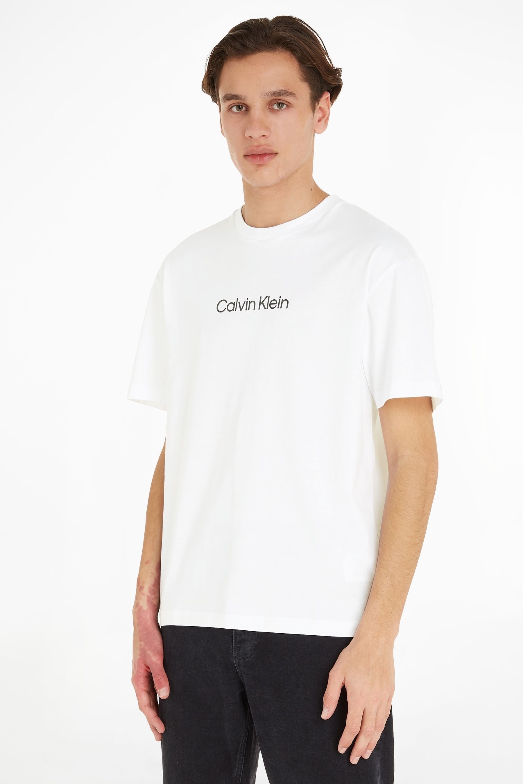 

Белая футболка с логотипом Комфорт Calvin Klein, белый