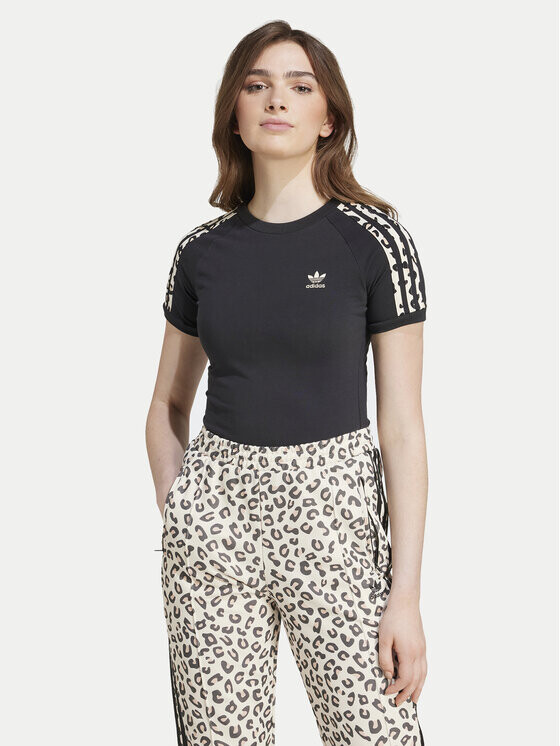 

Футболка стандартного кроя Adidas, черный