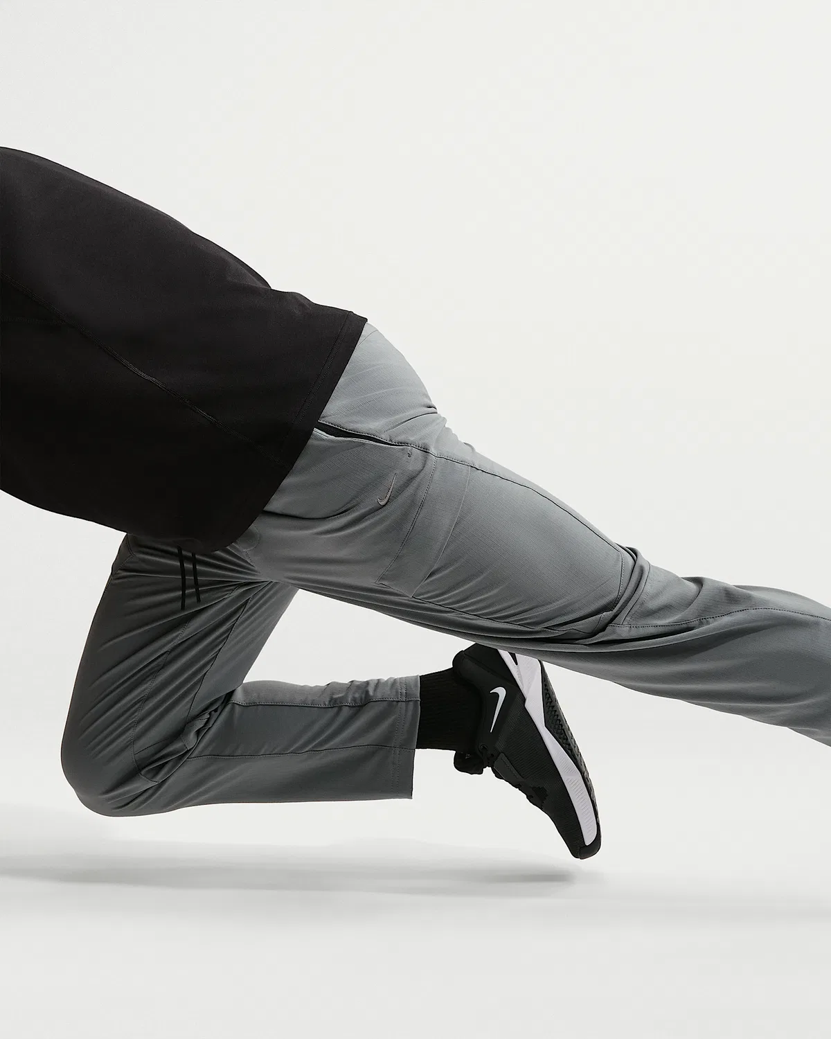 Мужские карго-штаны Nike Unlimited Dri-FIT Versatile, Smoke Grey/Black/Smoke Grey — фото 4