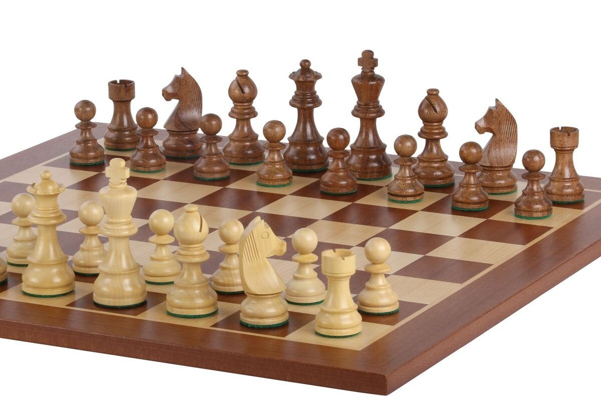 

Набор турнирных шахмат №6 - доска 58мм + фигуры Немецкий конь 3,75 Sunrise Chess & Games