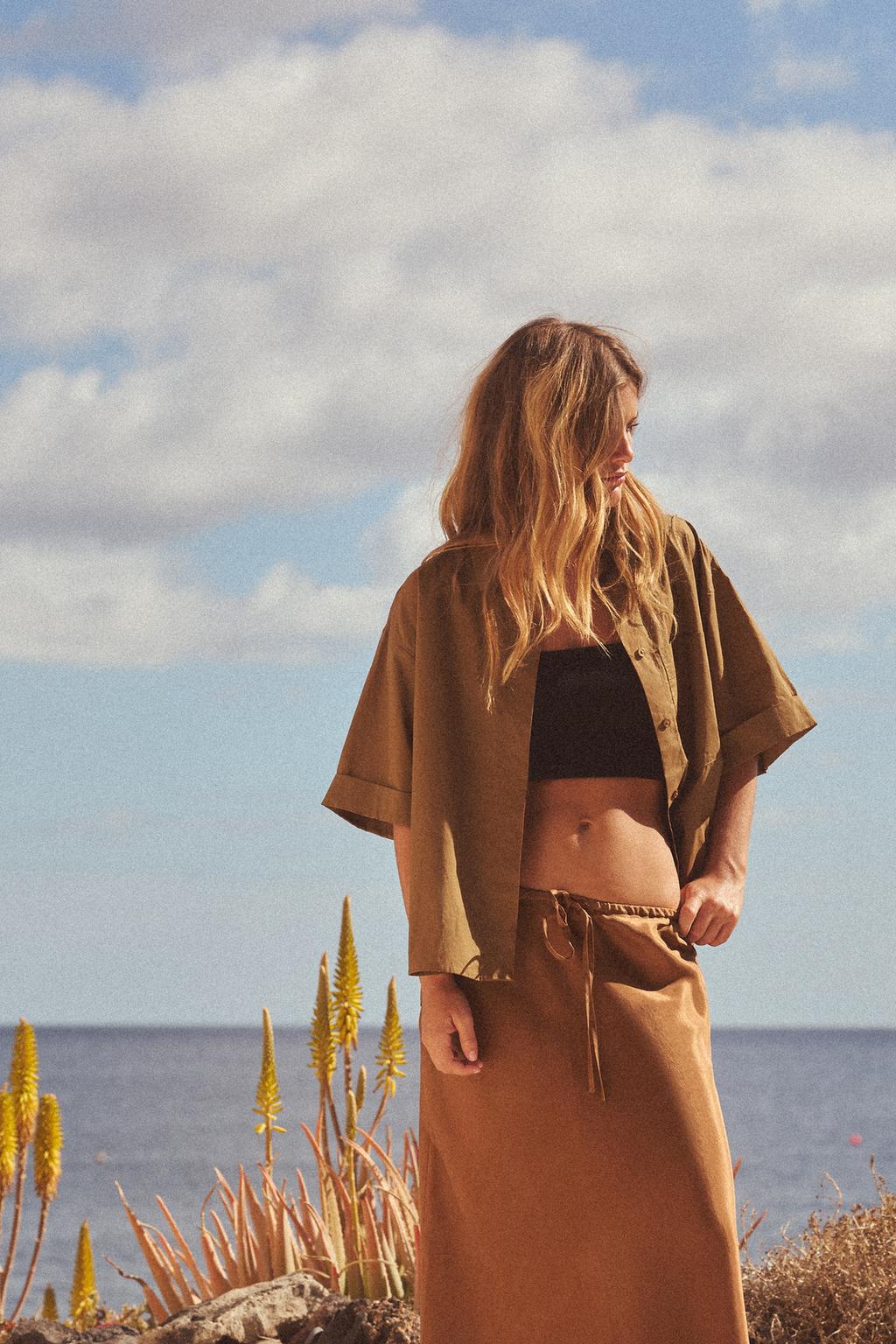 

Поплиновая рубашка с карманом ZARA, цвет Caramel