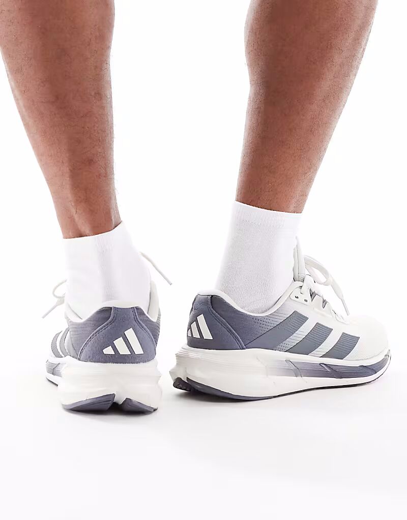 Кроссовки Adidas Running Questar 3 серого цвета Adidas Performance — фото 3