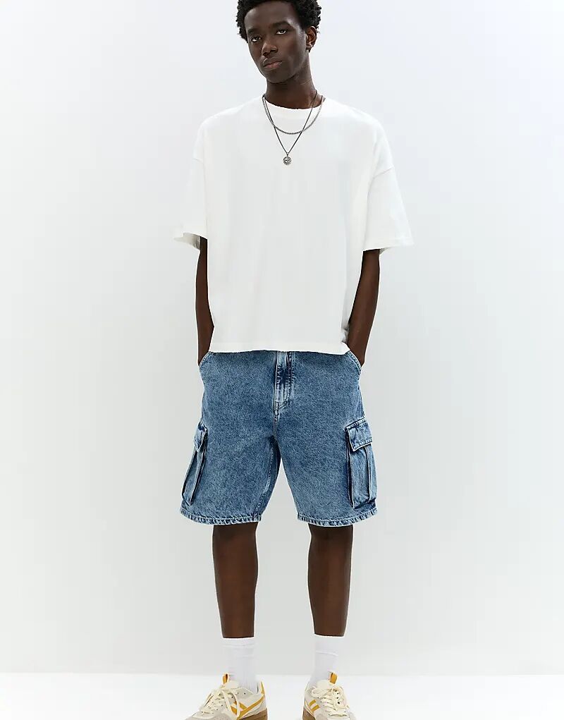 

Шорты-бермуды Pull&Bear Denim карго, средне-синего цвета