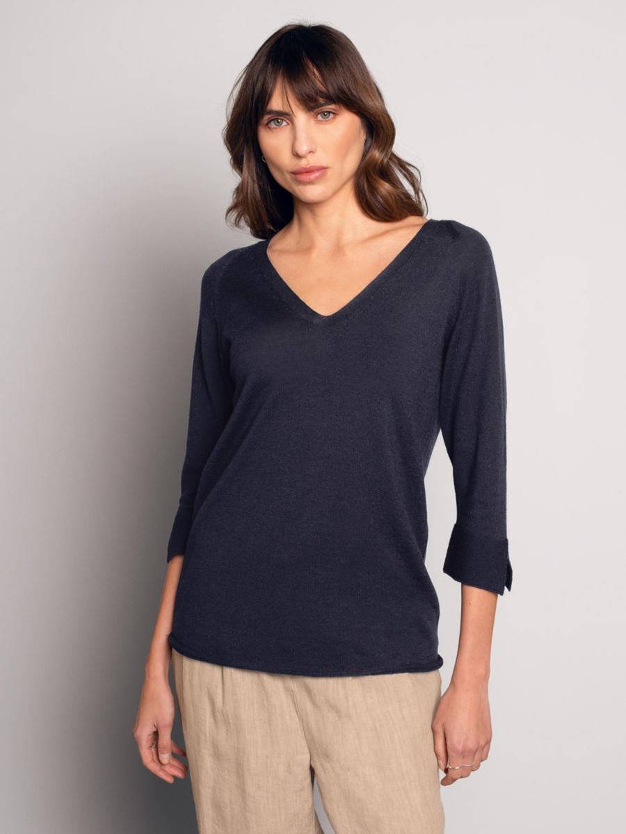 

Женский свитер из тонкой мериносовой шерсти с V-образным вырезом Celtic & Co, Dark navy