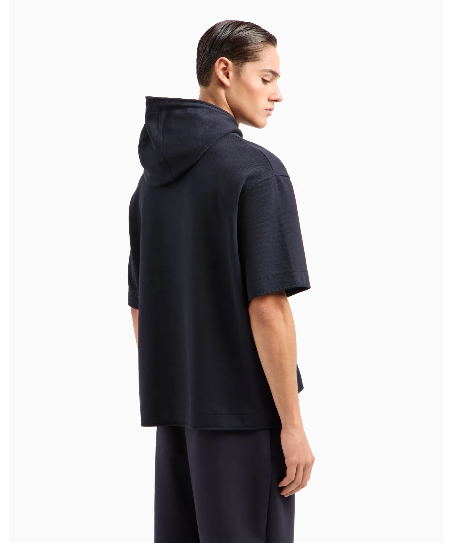 【Emporio Armani】Толстовка оверсайз с капюшоном и короткими рукавами — фото 4